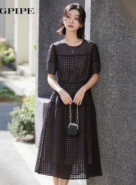 风笛2025夏季新款时尚圆领黑色收腰显瘦连衣裙夏韩版a字长裙女夏