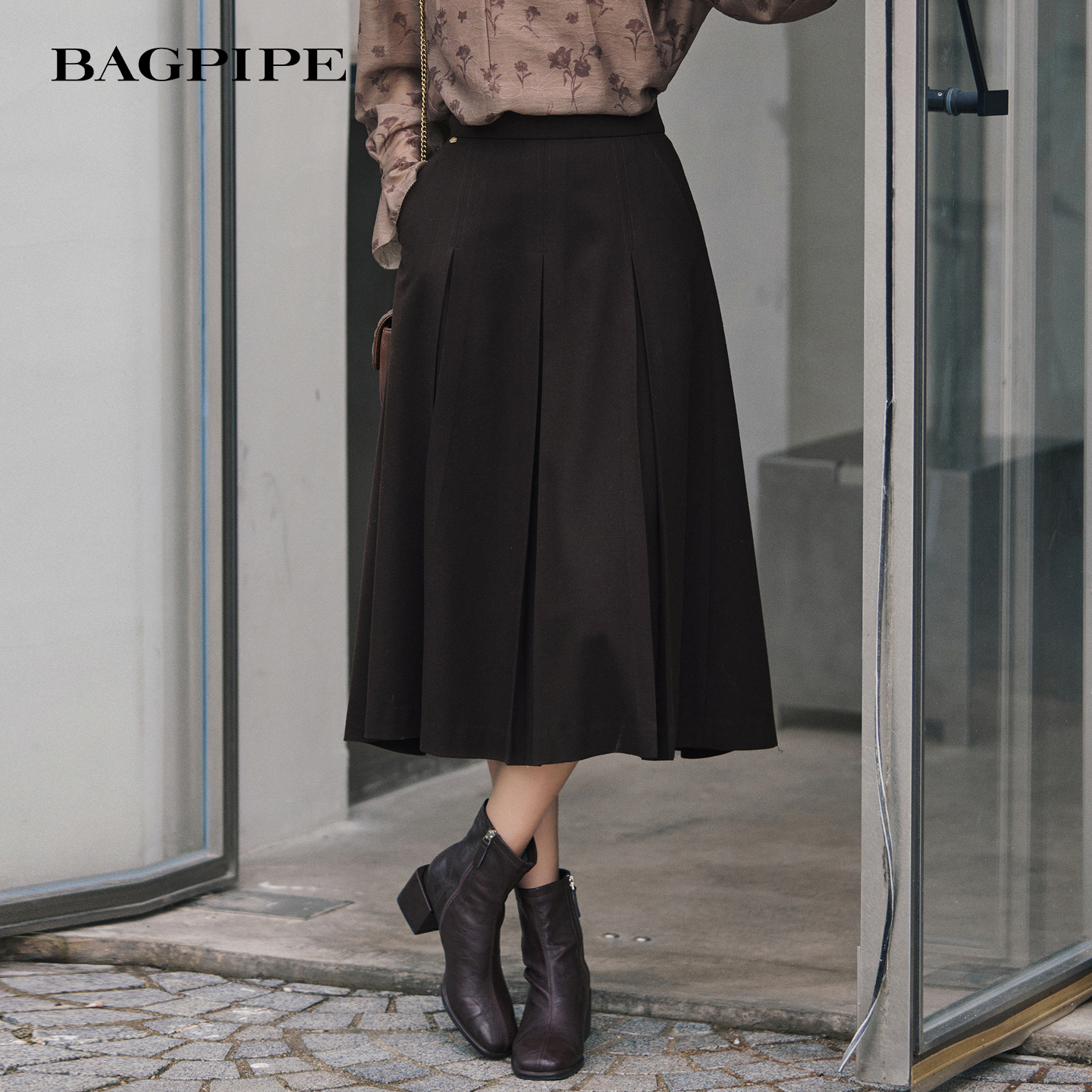 风笛2025冬季新款高腰显瘦气质半身裙女中长款百褶裙通勤A字腰裙