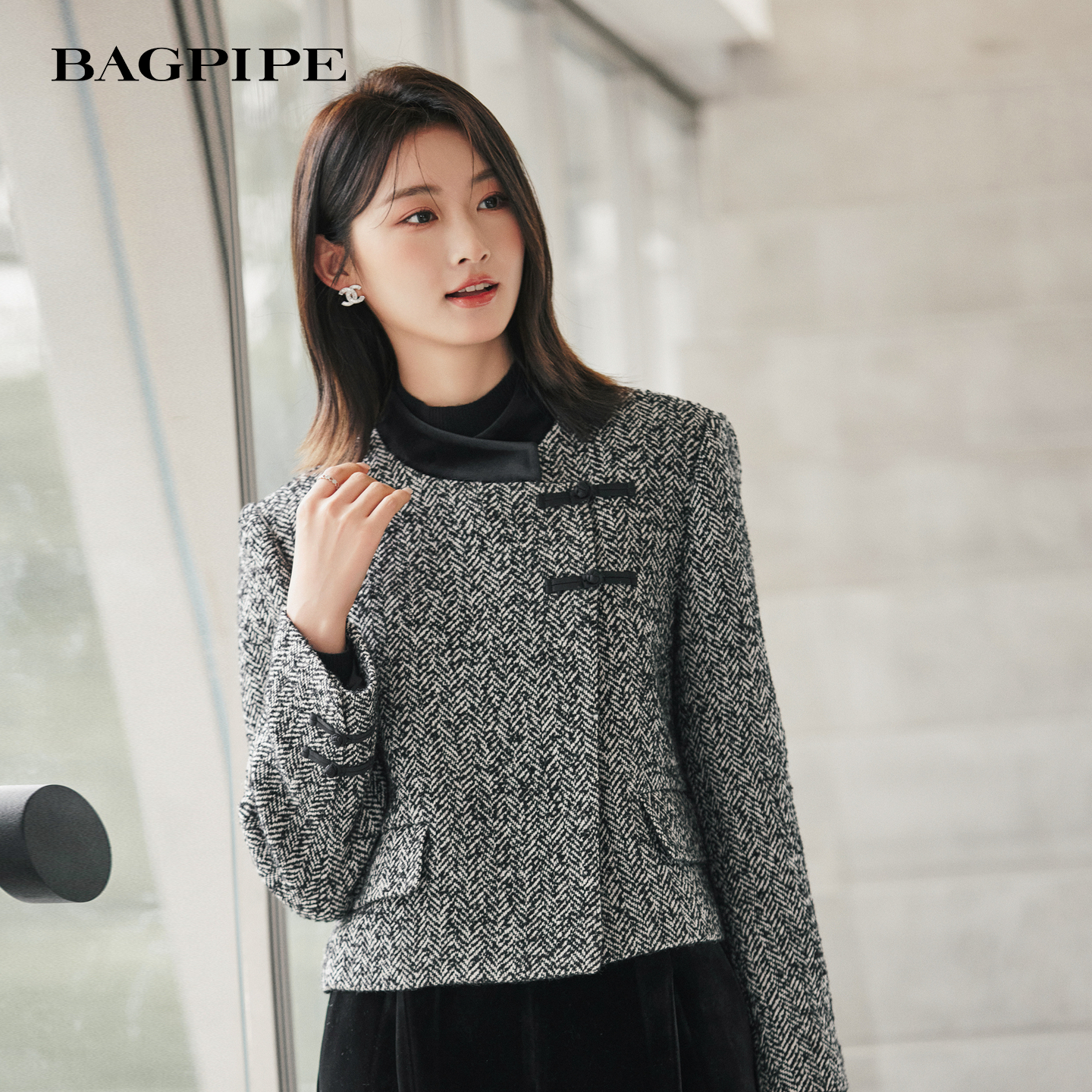 风笛2025冬季新款绵羊毛短款新中式盘扣设计小个子短款毛呢外套