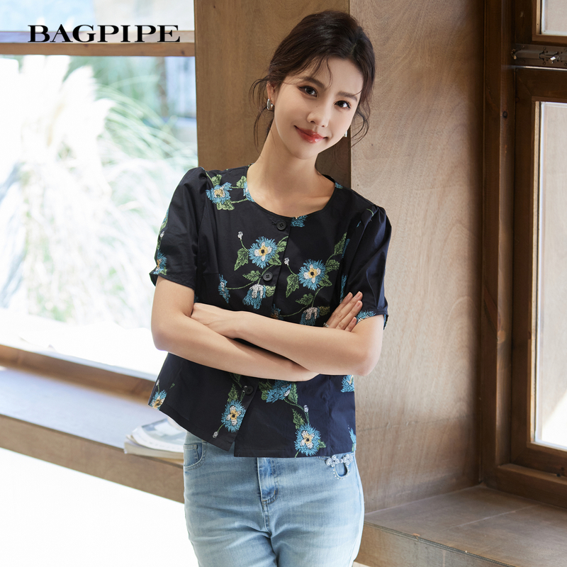 风笛2025夏季新款圆领度假风碎花短袖衬衫上衣女减龄气质设计感