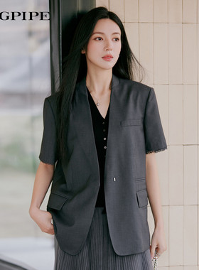风笛2026秋季新款灰色无领短袖西装女蕾丝花边袖通勤气质短款外套
