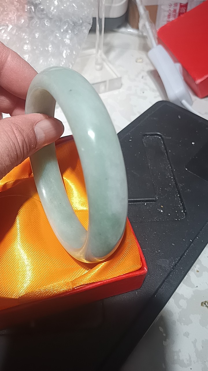 天然缅甸飘花手镯礼品妈妈礼物纯天然无添加绿色手镯63圈口大圈口,珠宝/钻石/翡翠,其他,淘宝优惠券,粉丝福利购,淘宝优惠卷