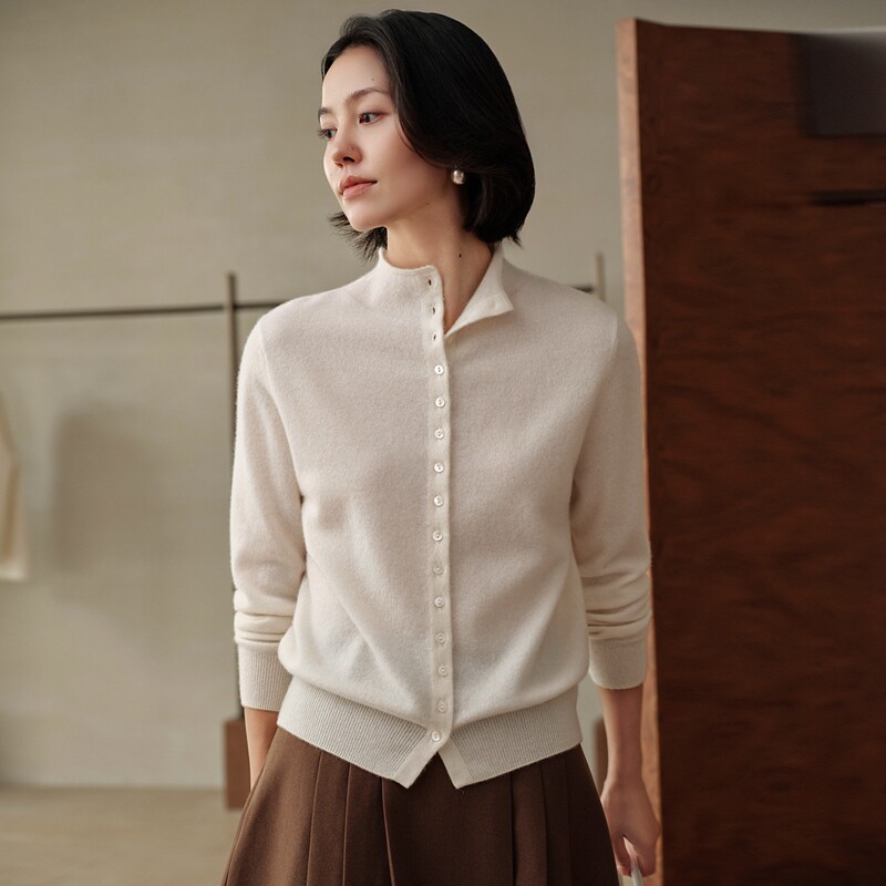 2025新款100纯山羊绒女士小立领单排扣开衫毛衣针织秋冬短款外套