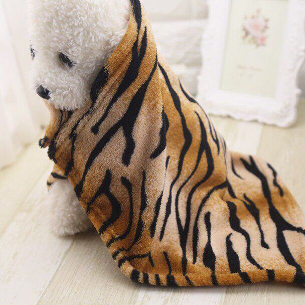 法兰绒保暖猫毛毯宠物狗狗猫咪金毛泰迪秋冬房子窝垫子狗衣服