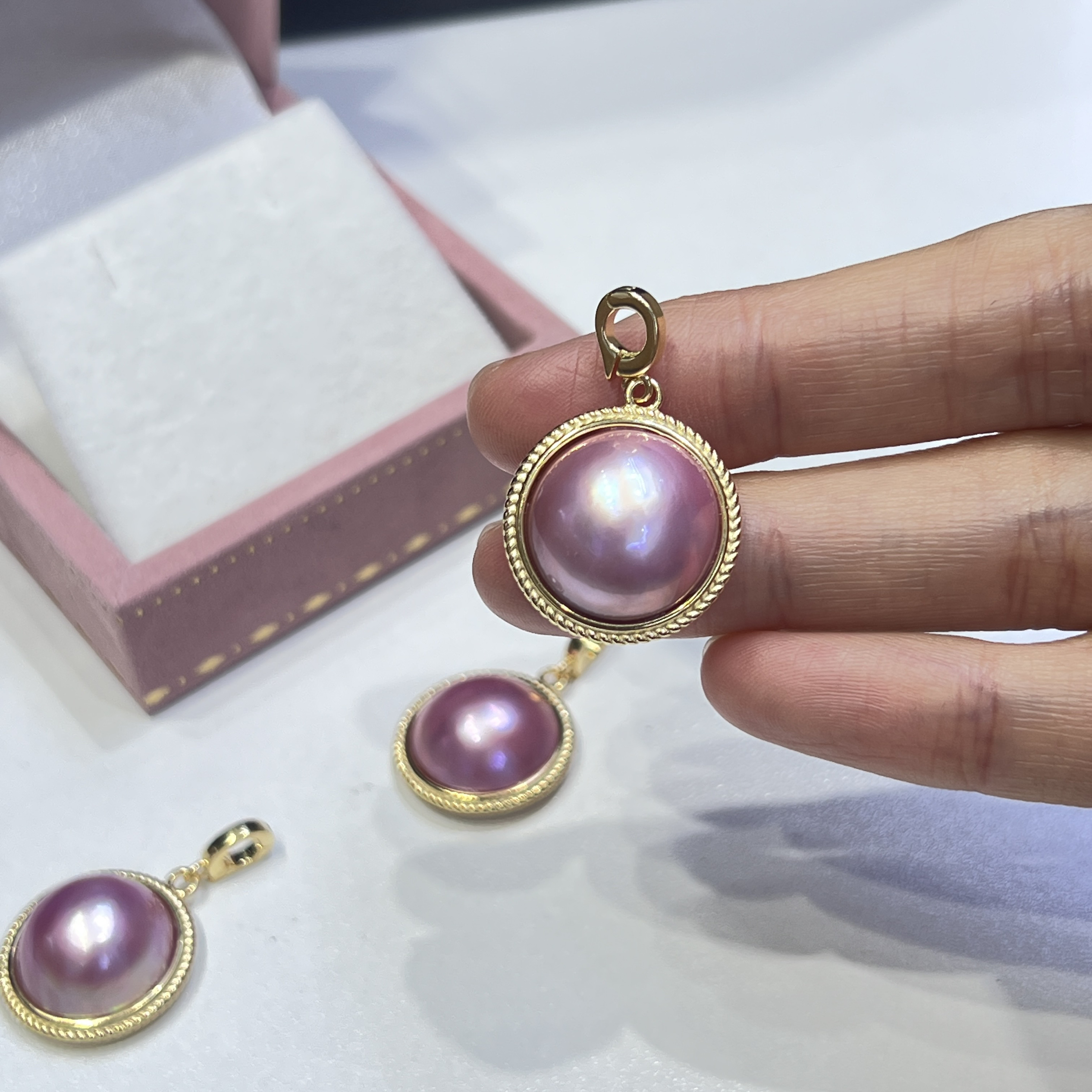 Barbie‘s world海水马贝珍珠纯银万能扣吊坠15-16mm芭比粉金色