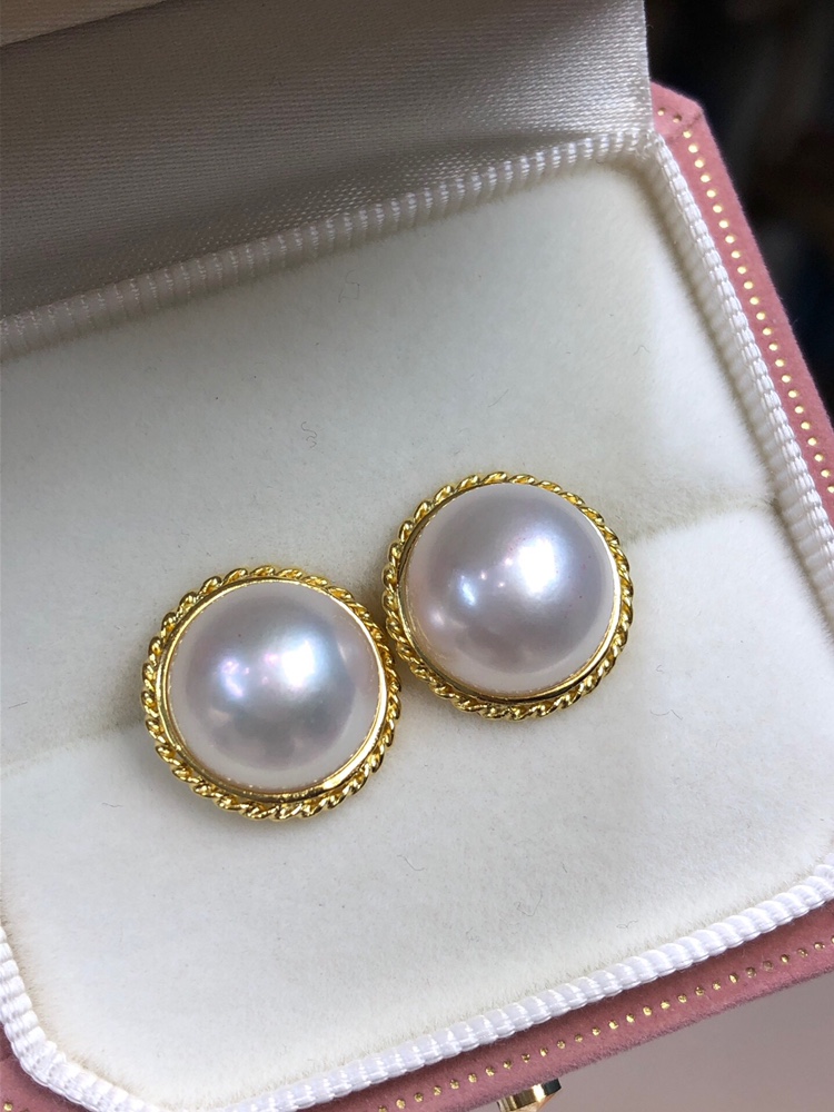 经典纯银麻花马贝珍珠耳钉，S925款，外径约13-14mm，金色，银色