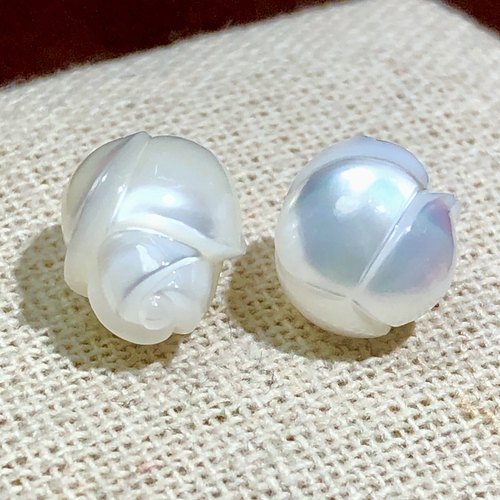 《玫瑰人生》天花版立体雕刻珍珠玫瑰花镜面雕刻，裸珠颗粒，吊坠