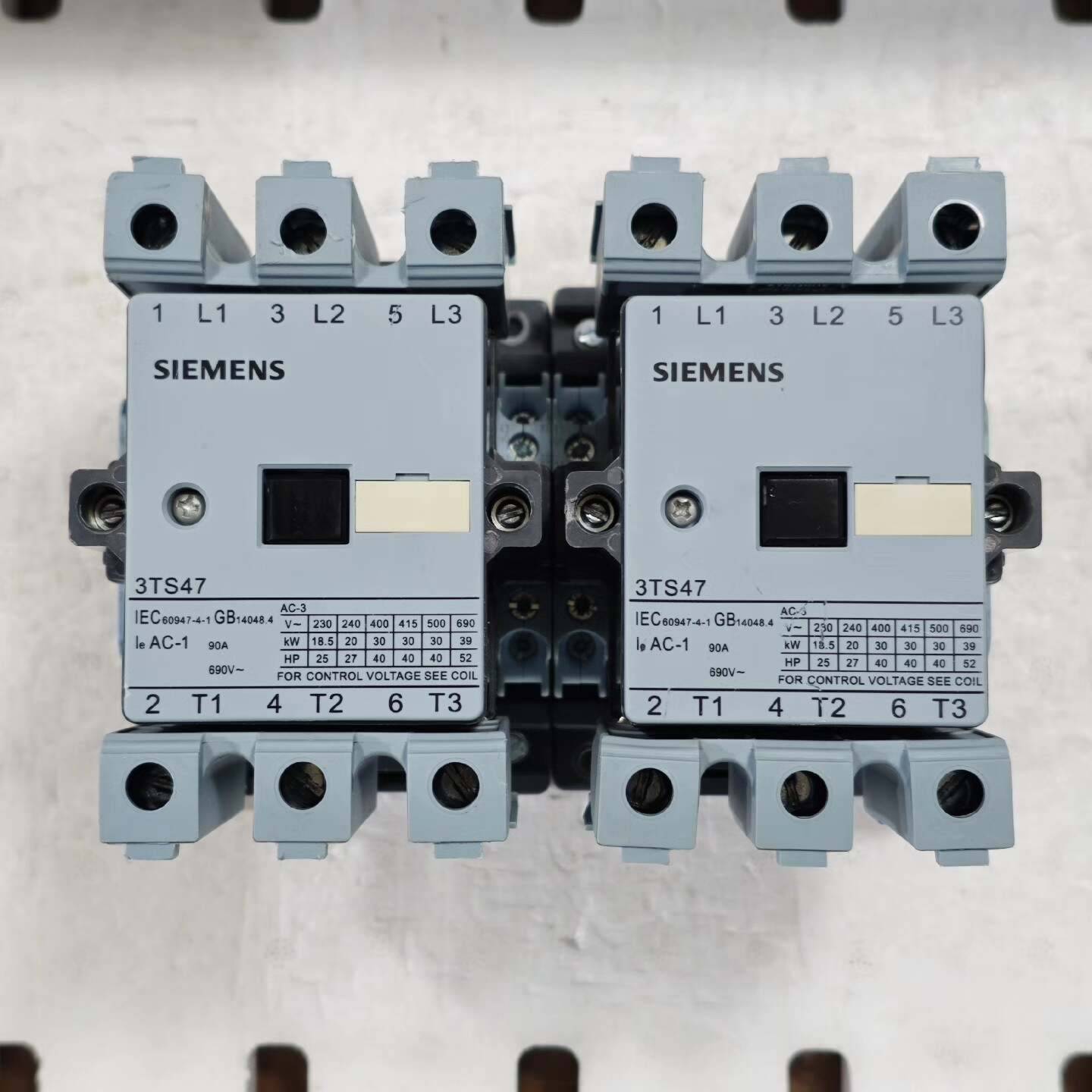 可议价 3TS47交流接触器 线圈电压220v 正品图片