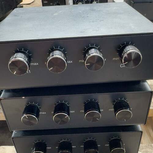 可维修YS12V-4L 12V四路光源控制器，输入AC100-24议价