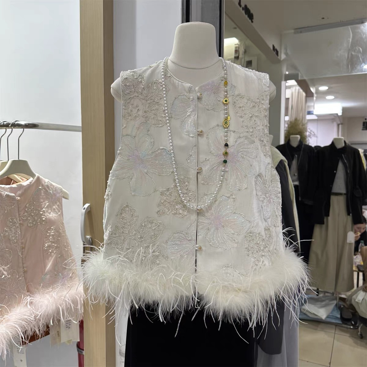 【白逸·夹棉】新中式国风重工刺绣亮片马甲女装2025秋冬季毛毛,女装/女士精品,马夹,淘宝优惠券,粉丝福利购,淘宝优惠卷