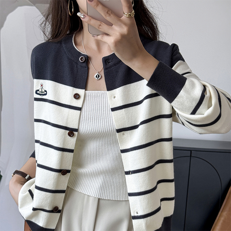 气质圆领毛衣外套复古韩系毛衫潮