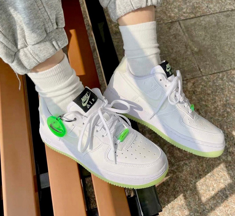 nike air force1空军af1白绿夜光笑脸女低帮滑板鞋ct3228-100-701