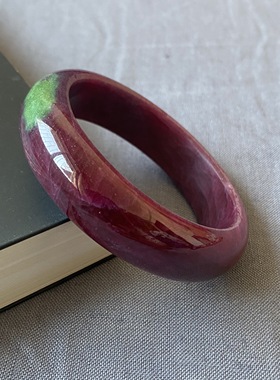 全红带绿手镯天然红绿宝