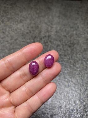 天然红绿宝全红戒面裸石红宝石