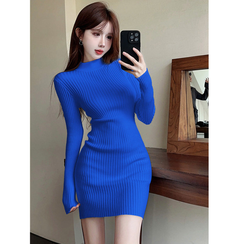 半高领修身针织连衣裙