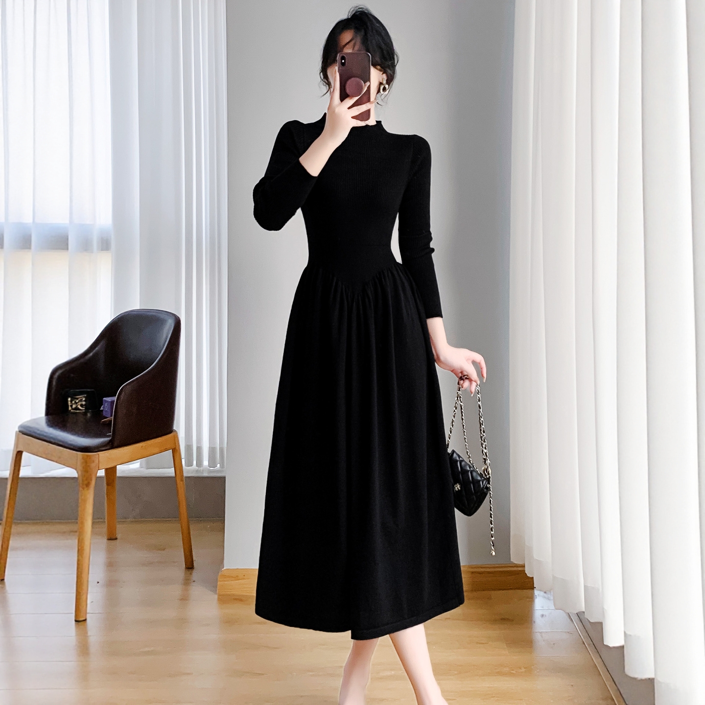 配大衣内搭长款连衣裙