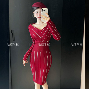 毛衣裙 高级感收腰显瘦V领气质条纹中长款 针织连衣裙女秋冬季 法式