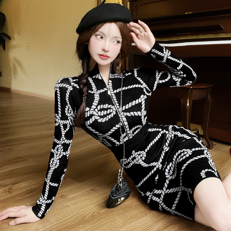 洋气收腰显瘦针织连衣裙