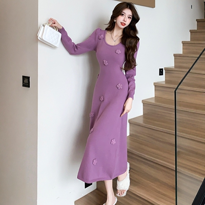 轻奢高级感立体花朵针织连衣裙