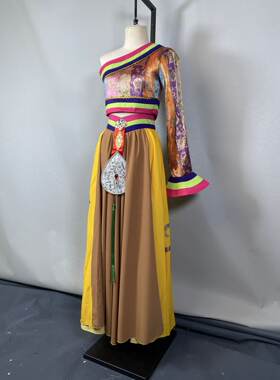 舞者舞衣新款藏服新款藏族舞蹈服装溜溜的女演出舞台装大摆裙