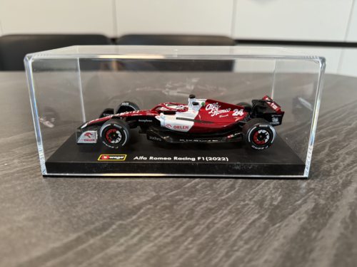 比美高25新品1：43限量版F1周冠宇 c42阿尔法罗密欧赛车合金模型