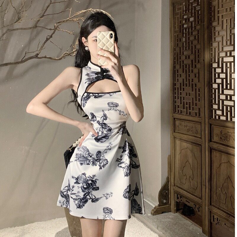 网红直播衣服女服装主播上镜纯欲风年轻款少女性感镂空旗袍连衣裙