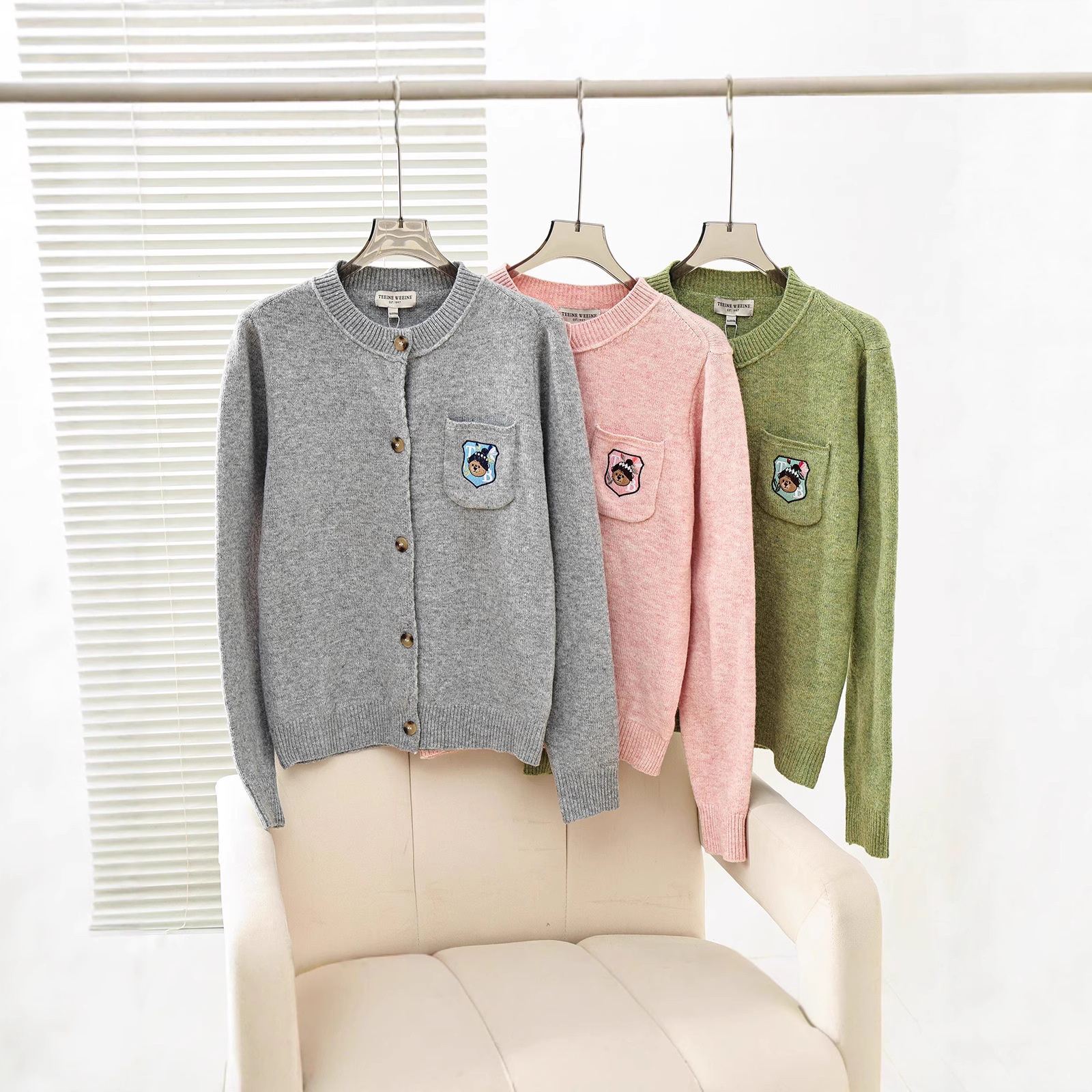 学院风休闲针织衫毛衣开衫女装