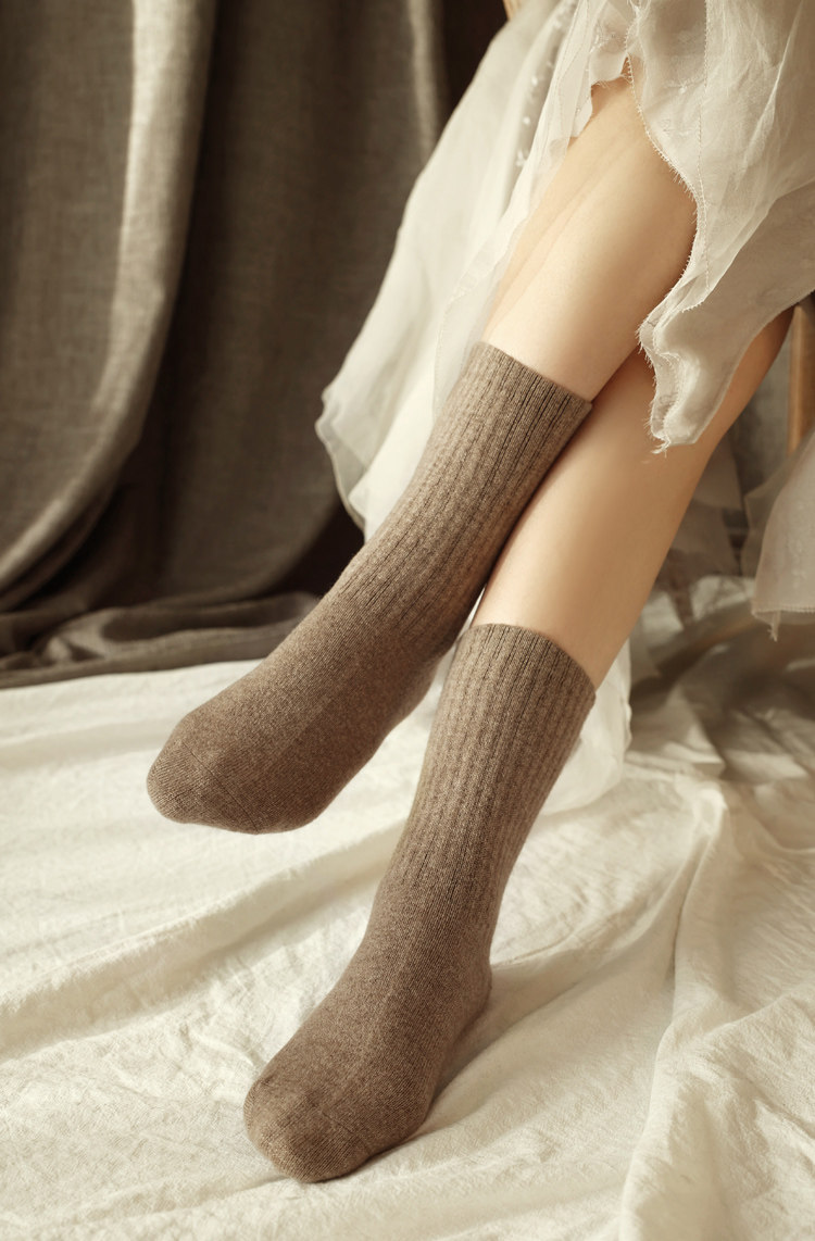 意大利款保暖女山羊绒袜