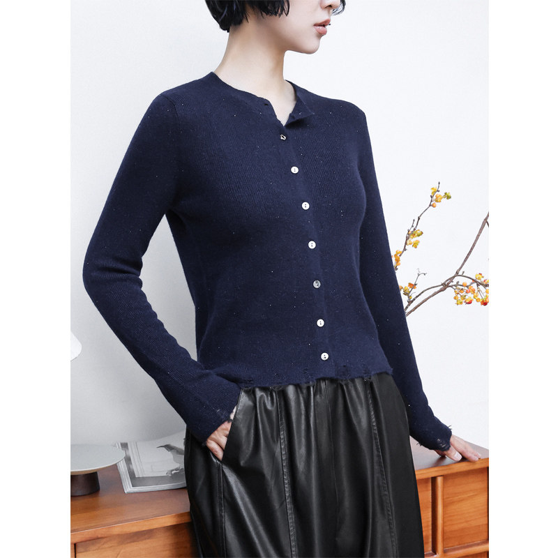 KAKA法单款山羊绒细闪金银丝漫天星辰圆领单排扣保暖针织直筒开衫,女装/女士精品,毛针织衫,淘宝优惠券,粉丝福利购,淘宝优惠卷