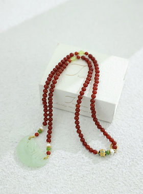 红玛瑙兔踏祥云岫玉梳毛衣链项链