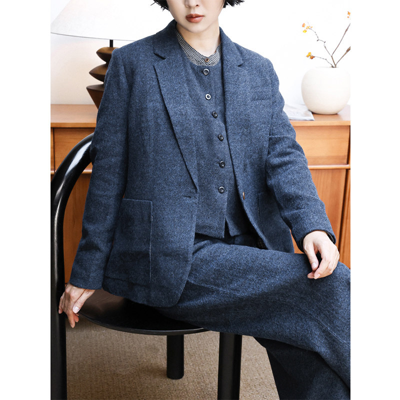 毛呢平驳领单扣英伦老钱风西装女