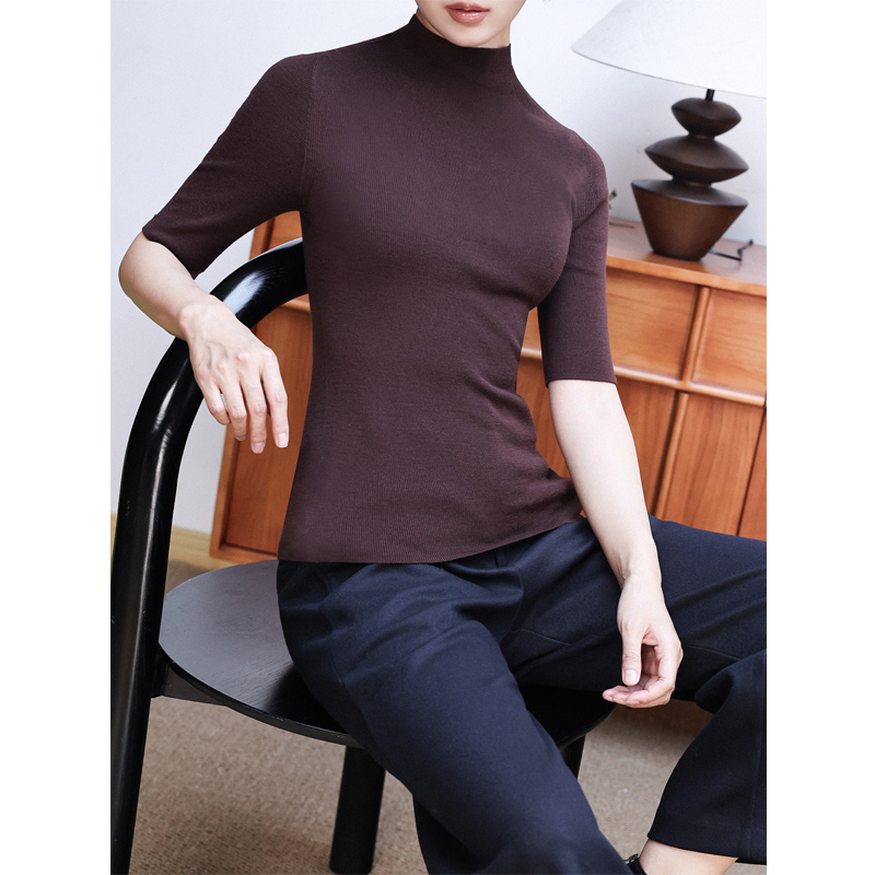 精纺羊毛无缝半高领五分打底衫女