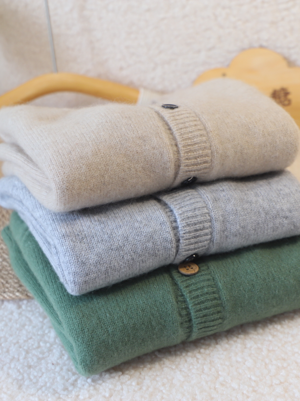 男童羊绒衫开衫纯色外套儿童加厚圆领毛衣学生内搭婴儿针织衫