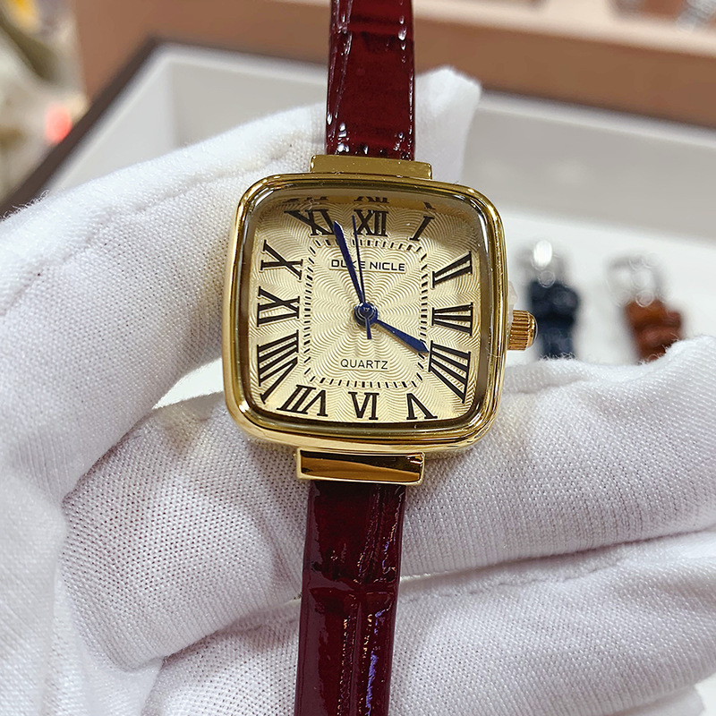 DIKE NICLE手表批发方形罗马复古女士手表精致小巧高级感皮带女表