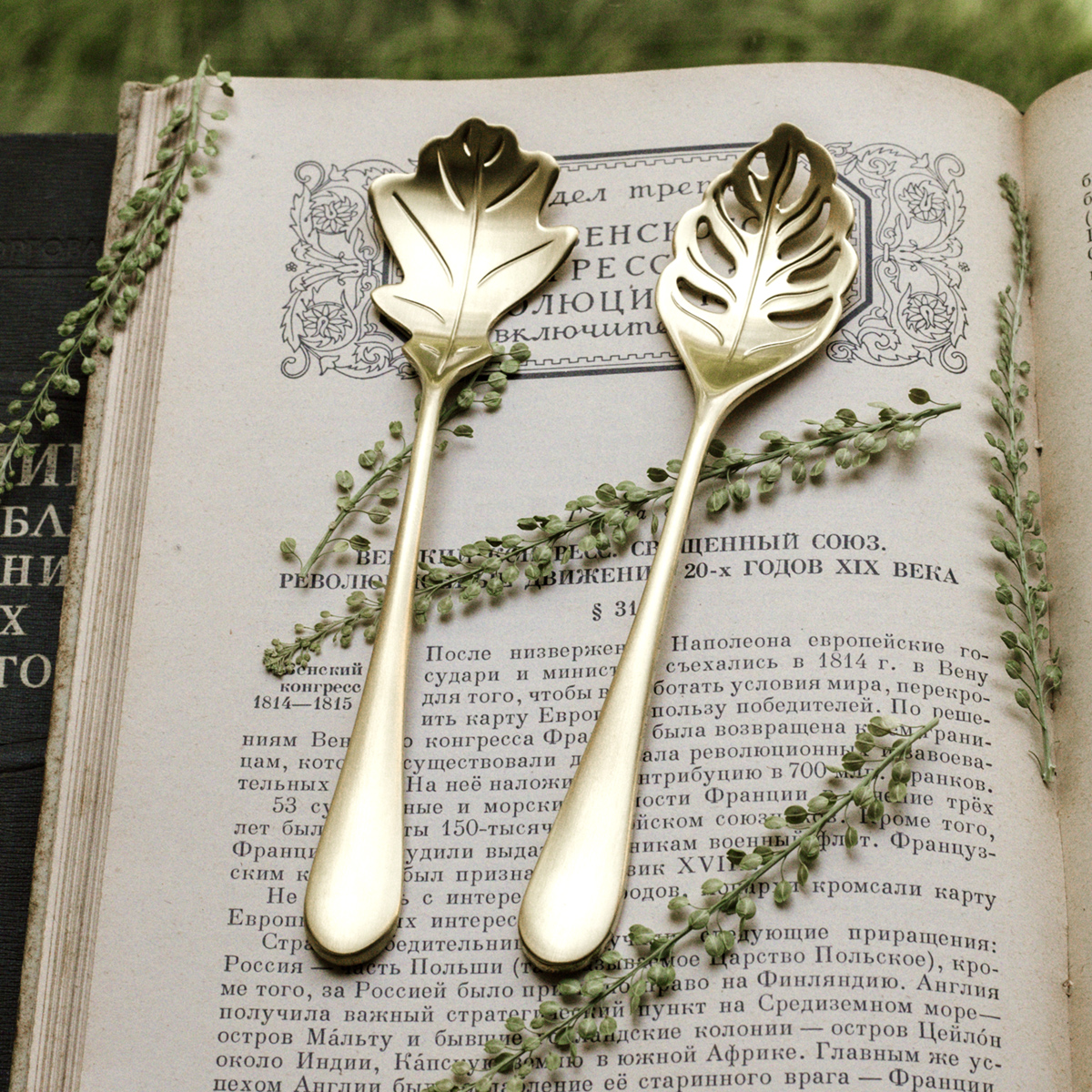 18-10不锈钢法式轻奢哑光金色复古镂空树叶形甜品勺马克杯搅拌勺