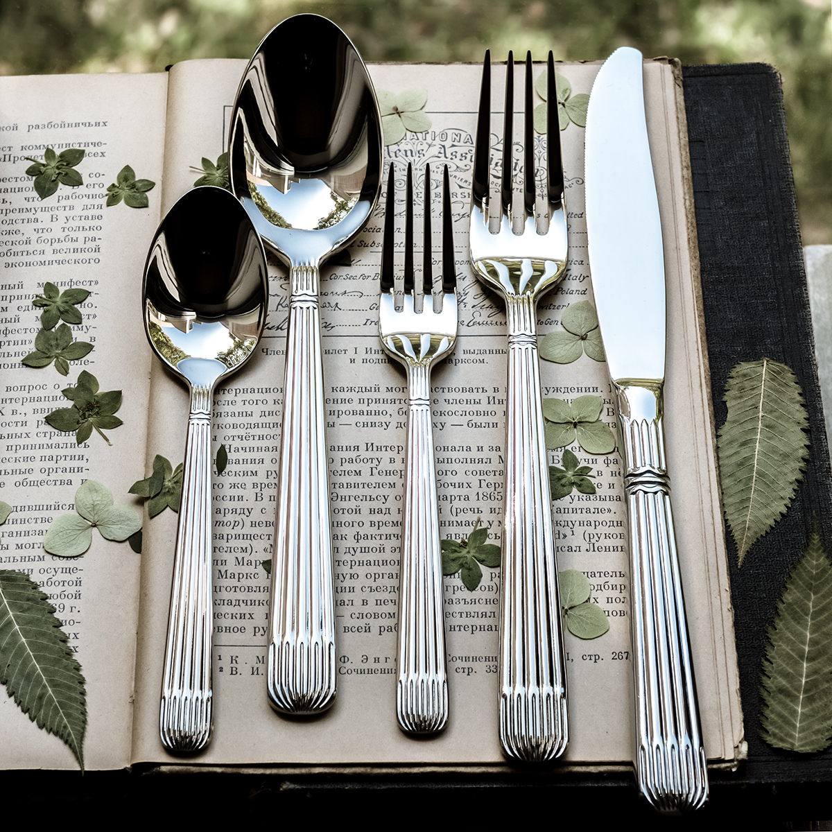 304不锈钢法式复古风琴百褶浮雕温婉系列西餐刀叉勺套装