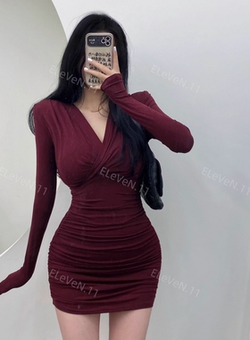te显身材！韩系纯欲减龄弹力性感长袖连衣裙秋冬内搭V领包臀短裙