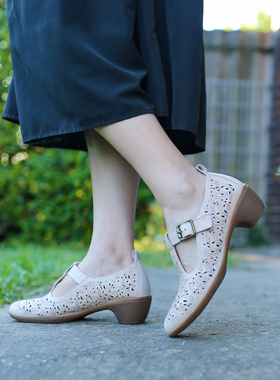 宽楦软底 手抓纹羊皮 KUFENBERG 3024镂空皮跟底一体中跟包头凉鞋