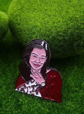 经典老电影周边二见钟情While You Were Sleeping露西金属徽章