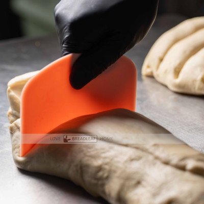 浮雕凸点软刮板 两用面团半圆纯色刮片弧形切面刀