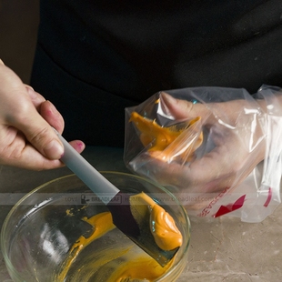 硅胶弯头刮刀 多功能刮刀 家用 奶油刮刀挂尾 颜色随机发 一个价