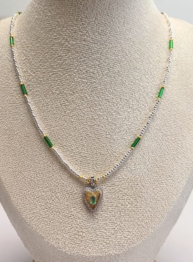 D1000# S925通体纯银双色镀真金拉丝金工艺祖母绿心形宝石吊坠