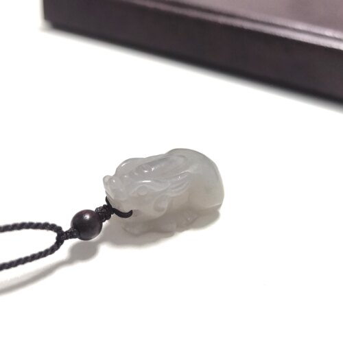 D1243# 天然和田玉烟紫料貔貅吊坠28.5*16.5*14mm