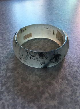 岫玉老坑料，十年前的成品，水墨丹青意境飘花，轮胎镯！绝美……