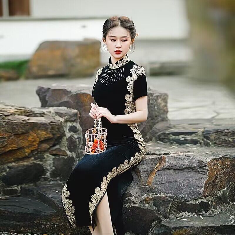 春夏演出燙鉆黑色旗袍長款2023新款金絲絨旗袍高檔旗袍長款短袖