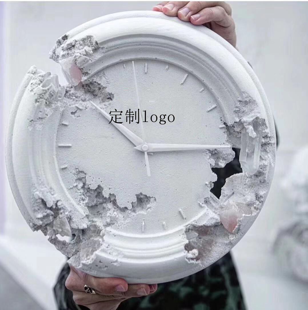 空基机械手钟表雕塑水晶抽象