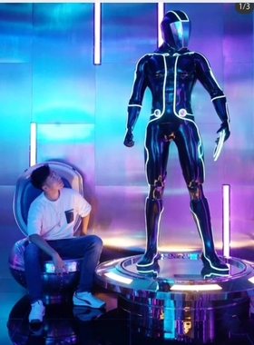 灯人钢铁侠摆件雕塑潮玩漫威金刚夜场酒吧机械科技风潮流落地