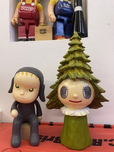 圣诞树奈良美智公仔台灯镜子潮玩手办摆件鼓手玩偶节日礼物森子