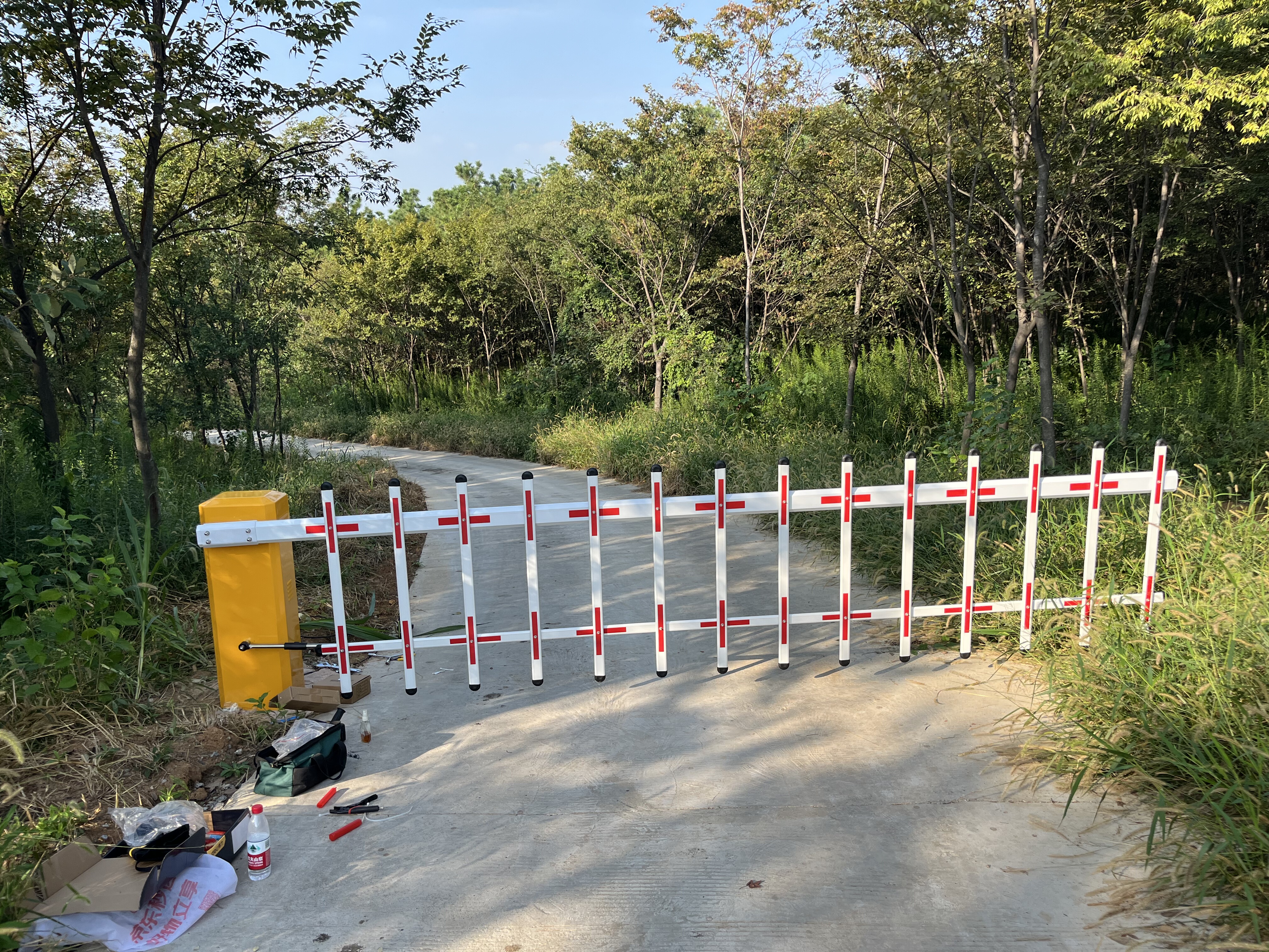 电动抬杆门小区大门升降栏杆道闸门栅栏杆门禁起落杆车位自动门闸