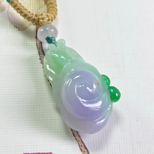 9814号天然缅甸翡翠a货细糯冰春彩小蜗牛安居乐业吊坠一图一物